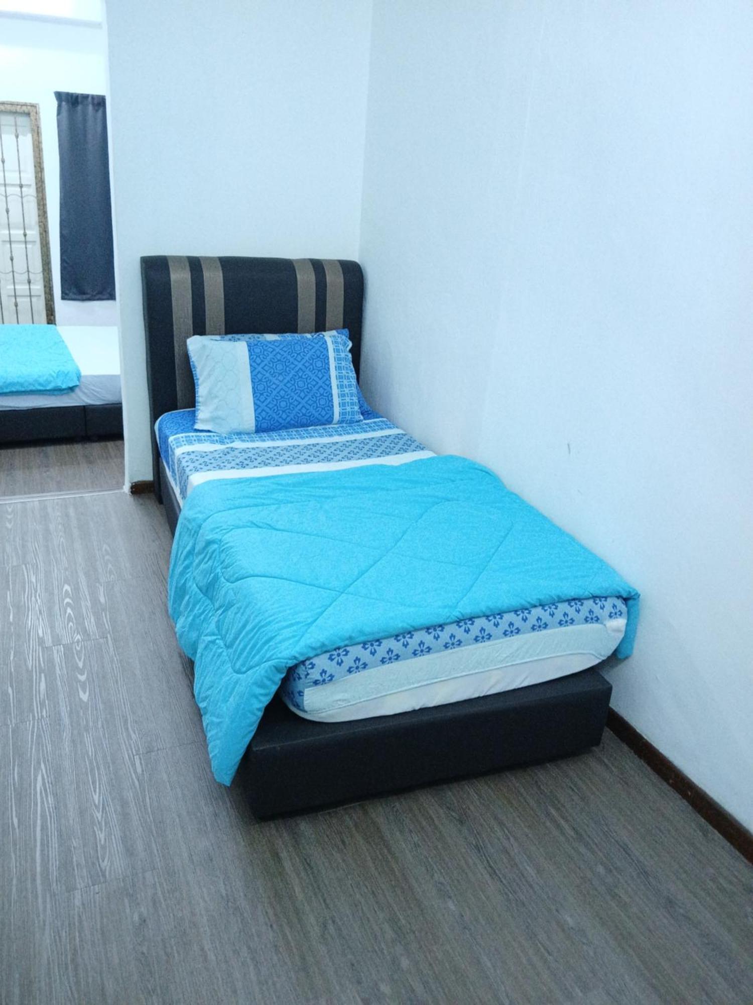 Holiday home Jacks For 16pax N Close To Jonkers Street *